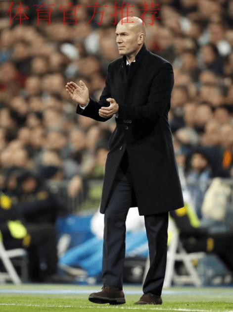 不满被换下！皇马1.5亿巨星气炸  摊手抱怨+无视主帅径直回更衣室