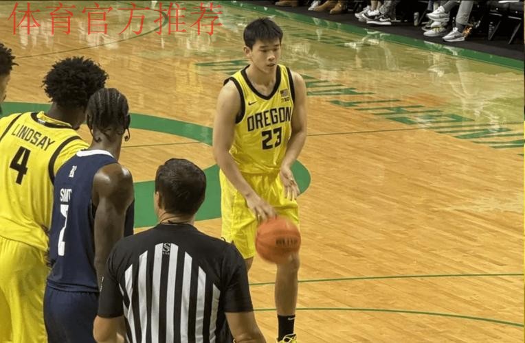 太夸张了!CBA得分王打大学生18中1,球迷惊呼:可见CBA有多菜 太夸张了!CBA得分王打大学生18中1,球迷惊呼:可见CBA有多菜